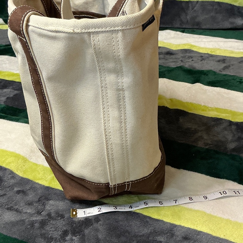 Lands' End Cream and Brown Canvas Duffel Tote - Picture 4 of 13